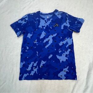 Nike short sleeve t-shirt XL youth blue cameo with logo design